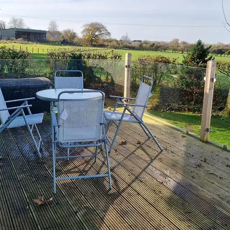 Chalet The Perrycroft At The Beeches Caravan Park