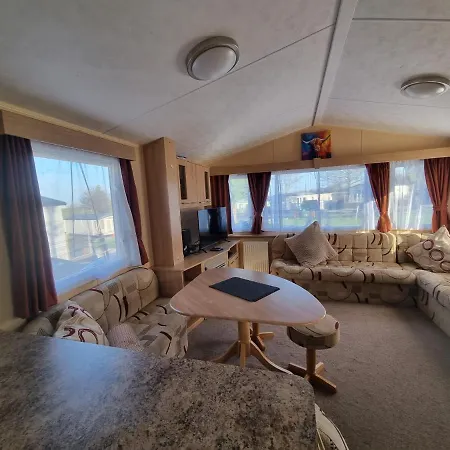 בקתה The Perrycroft At The Beeches Caravan Park
