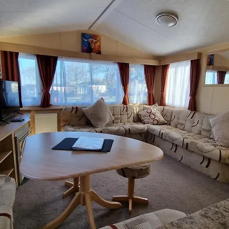 בקתה The Perrycroft At The Beeches Caravan Park
